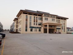 白蒲鎮(zhèn)全新鋼結(jié)構(gòu)廠(chǎng)房，一萬(wàn)平，層高16米，可架行車(chē)，各種大車(chē)