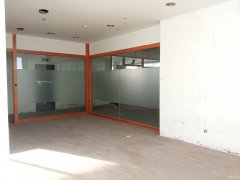 市中心，地鐵口，2樓商鋪出租，好停車，雙樓梯