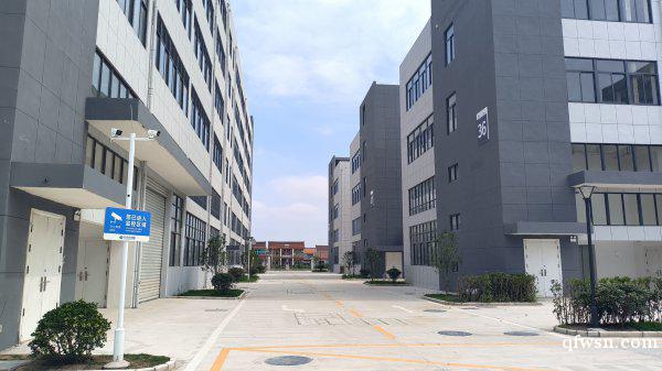 500畝廠房出售 送大院子 標(biāo)準(zhǔn)層高8米 雙證齊全 可按揭 500畝廠房出售 送大院子 標(biāo)準(zhǔn)層高8米 雙證齊全 可按揭